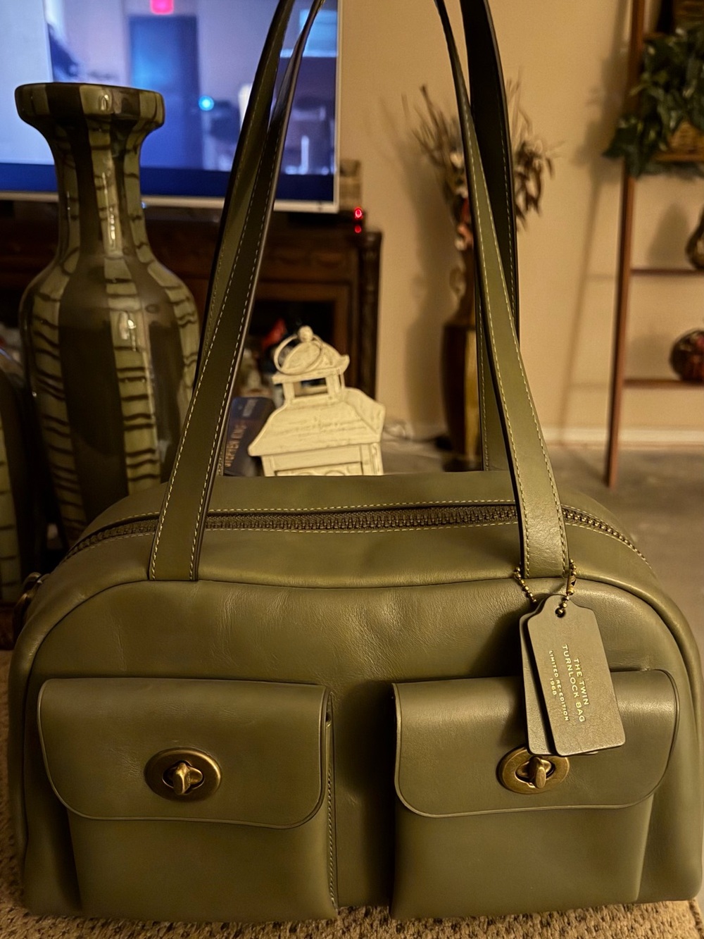 Coach twin turnlock